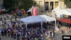 A plaza next to the Museum of Fine Arts in Caracas hosts the International Fair of Venezuelan-Iranian Culture and Friendship, March 2023 (IRNA)