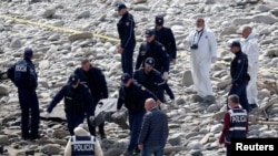 Возачот загинал кога автомобилот излетал од патот и паднал во река.