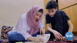 Young Afghan Artist Who Fled to Pakistan Faces Uncertain Future 