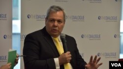 El presidente del Banco Centroamericano de Integración Económica (BCIE), Dante Mossi, participó este jueves en un conversatorio en Diálogo Interamericano en Washington. [Foto: Tomás Guevara, VOA]