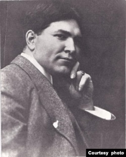 Portrait of William Henry "Lone Star" Dietz, ca. 1907, who is believed to have faked Native American identity. Courtesy Cumberland County Historical Society, Carlisle, Pa.