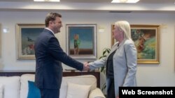 Средба на министерот за надворешни работи, Бујар Османи, со американската амбасадорка, Анџела Агелер