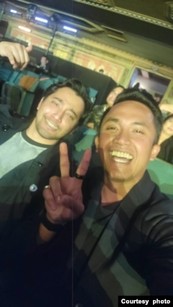 Yafi Fayruz (kanan) saat menonton penampilan Putri Ariani di America's Got Talent (dok: Yafi Fayruz)