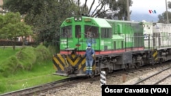 Una locomotora diésel en el centro de operaciones férreas en Bogotá y que cubre el trayecto Bogotá- Belencito. Foto: Óscar Cavadía.