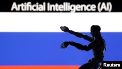 En esta ilustración tomada el 21 de diciembre de 2023 se ven palabras de inteligencia artificial, una miniatura de un robot y una bandera rusa. [Foto: Archivo / Reuters/ Dado Ruvic / Ilustración]
