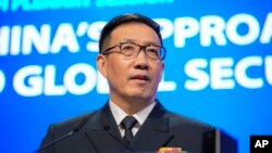 រដ្ឋមន្ត្រី​ការពារជាតិ​ចិន លោក Dong Jun ថ្លែង​ក្នុង​កិច្ចប្រជុំ​កំពូល​នៃ​កិច្ចសន្ទនា Shangri-La លើក​ទី២១ នៅ​សណ្ឋាគារ Shangri-La ក្នុង​ប្រទេស​សិង្ហបុរី ថ្ងៃទី២ ខែមិថុនា ឆ្នាំ២០២៤។