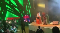 Musique et unit&#233; : Oumou Sangar&#233; r&#233;ussit un pari audacieux &#224; Abidjan