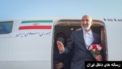 حمید نوری، دادیار پیشین زندان گوهردشت کرج، پس از مبادله با دو سوئدی زندانی، به ایران بازگشت - شنبه ۲۶ خرداد ۱۴۰۳ 