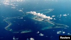 印度洋中部查戈斯群島最大的島嶼迪戈加西亞島是美國一主要軍事基地的所在島嶼。