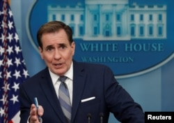 John Kirby, Koordinator NSC untuk Komunikasi Strategis, dalam konferensi pers harian di Gedung Putih, Washington, AS, 10 April 2023. (REUTERS/Evelyn Hockstein)