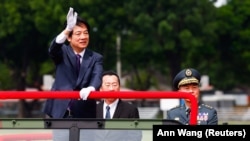 Presiden Taiwan Lai Ching-te mengunjungi Akademi Militer Republik China, sebuah akademi pelatihan perwira, untuk perayaan ulang tahun ke-100 di Kaohsiung, Taiwan 16 Juni 2024. (Foto: REUTERS/Ann Wang)