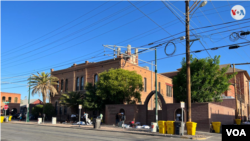 Así luce la zona aledaña a la iglesia del Sagrado Corazón, en El Paso, Texas, EEUU, luego de que se diera por terminado el Título 42.
