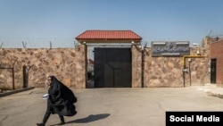 کارزار «سه‌شنبه‌های نه به اعدام» اعلام کرد: حکومت زن‌ستیز حاکم بر ایران، تعدادی از زندانیان زن در زندان قرچک را به اتهام روابط نامشروع به مجازات قرون وسطایی سنگسار محکوم کرده که در خوشبینانه‌ترین حالت، ممکن است حکم آنان به جای مرگ با سنگ، به اعدام تبدیل شود.