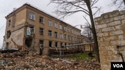 Most blocks in Chasiv Yar have been bombed as it is both close enough to take fire from Ukraine's most brutal battle to date in Bakhmut and a target itself, on April 12, 2023. (Yan Boechat/VOA)