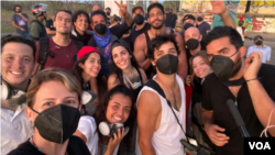 En la imagen aparece el equipo de rodaje durante las filmaciones en Miami, Florida, EEUU, en el año 2021.