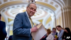 Да се најде средина е исклучително тешко и двете страни мора да прифатат дека ќе мора да направат отстапки. И ќе биде потребно уште малку време за да се заврши тоа, рече на мнозинството во Сенатот