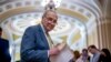 El líder de la mayoría del Senado, Chuck Schumer, demócrata por Nueva York, habla con los periodistas en el Capitolio de Washington, el martes 12 de diciembre de 2023.