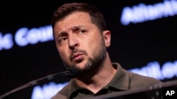 El presidente ucraniano, Volodymyr Zelenskyy, habla en los premios Atlantic Council Global Citizen Awards, el 20 de septiembre de 2023, en Nueva York.
