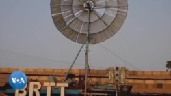 Au Burkina, un inventeur transforme des déchets en machines ingénieuses