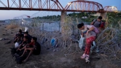 La crisis migratoria en la frontera sur de Estados Unidos pone a prueba la capacidad de los albergues en ambas naciones.