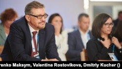 Сергій Плохій - один з найбільш відомих та впливових українських істориків. Він вже багато років живе та працює в США та очолює Гарвардський український науковий інститут