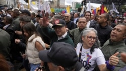 Colombia: Presidente Petro acoge como propia marcha de clase obrera para defender sus reformas