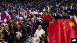 2023年9月3日，教宗方济各抵达蒙古首都乌兰巴托在草原竞技场主持弥撒。（美联社照片）