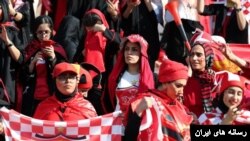 زنان در ورزشگاه‌ها