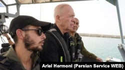 یوآف گالانت، وزیر سابق دفاع اسرائیل (وسط)