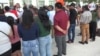 Inmigrantes sin papeles protestan contra la ley del gobernador de Florida: "Somos esenciales"
