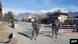 په سیمه کې د ډز بندۍ اعلان نه مخکې پاکستاني رسنیو ویلي وو چې په تازه نښتو کې نور 10 کسان وژل شوي اؤ 21 ژوبل شوي دي