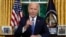 Presiden Joe Biden berpidato dari Ruang Oval Gedung Putih di Washington, 24 Juli 2024, tentang keputusannya untuk mundur dari pencalonannya kembali sebagai presiden dari Partai Demokrat. (Pool via AP)