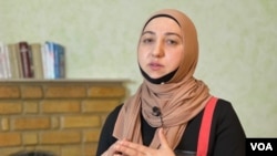 Gulmira Aslanova, pictured in Baku, Azerbaijan, doesn't believe that the trial of her husband, journalist Polad Aslanov, was conducted fairly. A lawyer for the journalist has filed a case on it with the European Court of Human Rights. (VOA)