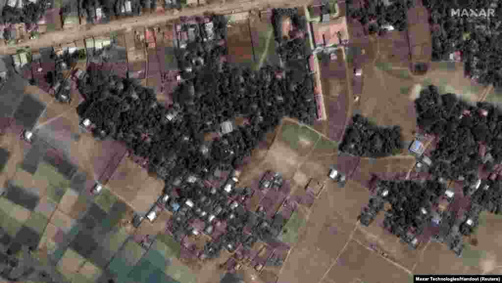 အင်အားပြင်ဆိုင်ကလုံး"မိုခါ" မဝင်ရောက်မီနဲ့ ဝင်ရောက်အပြီး ရခိုင်ပြည်နယ် စစ်တွေမြို့ကို ဝေဟင်မှတွေ့ရစဉ် (ဖေဖော်ဝါရီ ၁၇ >&nbsp;မေ ၁၅၊ ၂၀၂၃)