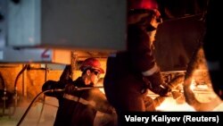 Pabrik baja ArcelorMittal Temirtau di Kota Temirtau, Kazakh tengah, 13 Juni 2012. (Foto: REUTERS/Valery Kaliyev)