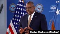 САД ќе продолжат да летаат и да оперираат секаде каде што дозволува меѓународното право, а на Русија ѝ е обврска да управува со своите воени авиони на безбеден и професионален начин, рече американскиот секретар за одбрана 