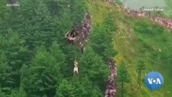 Pakistani Volunteer Saves School Children Stuck in Cable Car