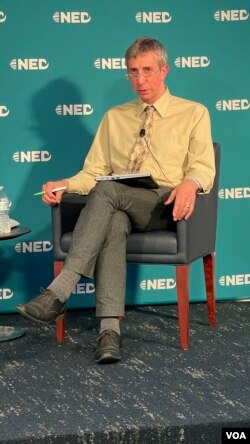 Sebastien Peyruz Jorj Vashington universitetida Markaziy Osiyo markazini boshqaradi