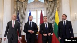 Держсекретар США Ентоні Блінкен зустрівся з міністром закордонних справ Латвії Кріш'янісом Каріньшем, міністром закордонних справ Литви Габріеліусом Ландсбергісом та міністром закордонних справ Естонії Маргусом Тсахкною у Вашингтоні, США, 25 березня 2024 року. Фото REUTERS
