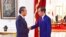 លោកប្រធានាធិបតី Jokowi ទទួលស្វាគមន៍រដ្ឋមន្ត្រីការបរទេសចិនលោក Wang Yi កាលពីថ្ងៃទី១៨ ខែមេសា ឆ្នាំ២០២៤។ (Twitter/@Menlu_RI)