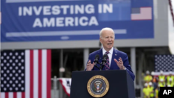 Претседателот се обиде да го засили притисокот велејќи дека барањата на републиканците за буџетот само ќе ја зајакнат Кина, клучниот геополитички ривал на земјата