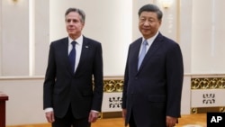 中国领导人习近平在北京人大会堂会晤到访的美国国务卿布林肯。（2023年6月19日）