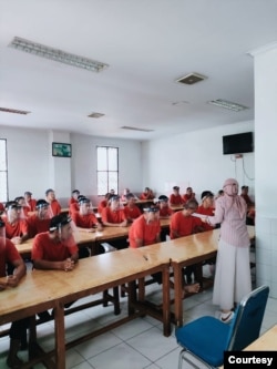 Kunjungan relawan komunitas pasti.id ke Panti Sosial Binawaras Harapan Sentosa III (courtesy pasti.id)