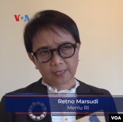 Menlu RI Retno Marsudi dalam wawancara dengan VOA di New York, Selasa (24/10).