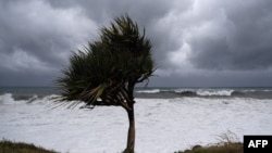 Freddy est passé dans la nuit de lundi à mardi à 190 km au nord de la Réunion.