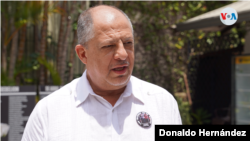 El expresidente de Costa Rica, Luis Guillermo Solís, participó el lunes 29 de mayo en una actividad en conmemoración a las víctimas de las protestas en Nicaragua. Foto VOA/ Donaldo Hernández.