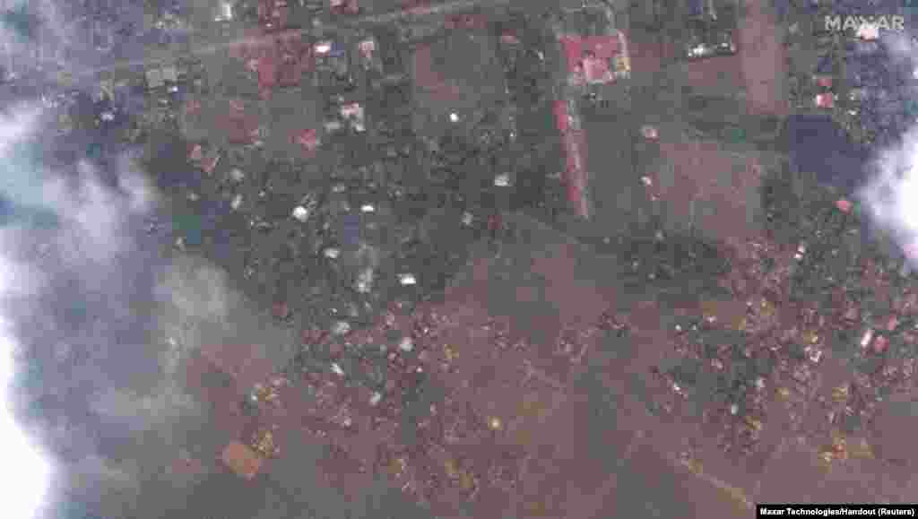 အင်အားပြင်ဆိုင်ကလုံး"မိုခါ" မဝင်ရောက်မီနဲ့ ဝင်ရောက်အပြီး ရခိုင်ပြည်နယ် စစ်တွေမြို့ကို ဝေဟင်မှတွေ့ရစဉ် (ဖေဖော်ဝါရီ ၁၇ >&nbsp;မေ ၁၅၊ ၂၀၂၃)