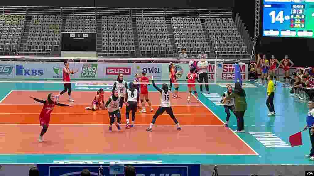 نخستین پیروزی تیم ملی والیبال زنان ایران در رقابت‌های قهرمانی آسیا 