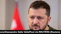 Швейцарія оголосила, що прийматиме міжнародну мирну конференцію щодо України після переговорів президента Володимира Зеленського з президенткою Швейцарії Віолою Амгерд у січні 2024 р.