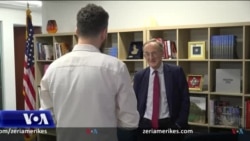 Historiani Noel Malcolm kritikon BE-në për ngërçin Prishtinë-Beograd